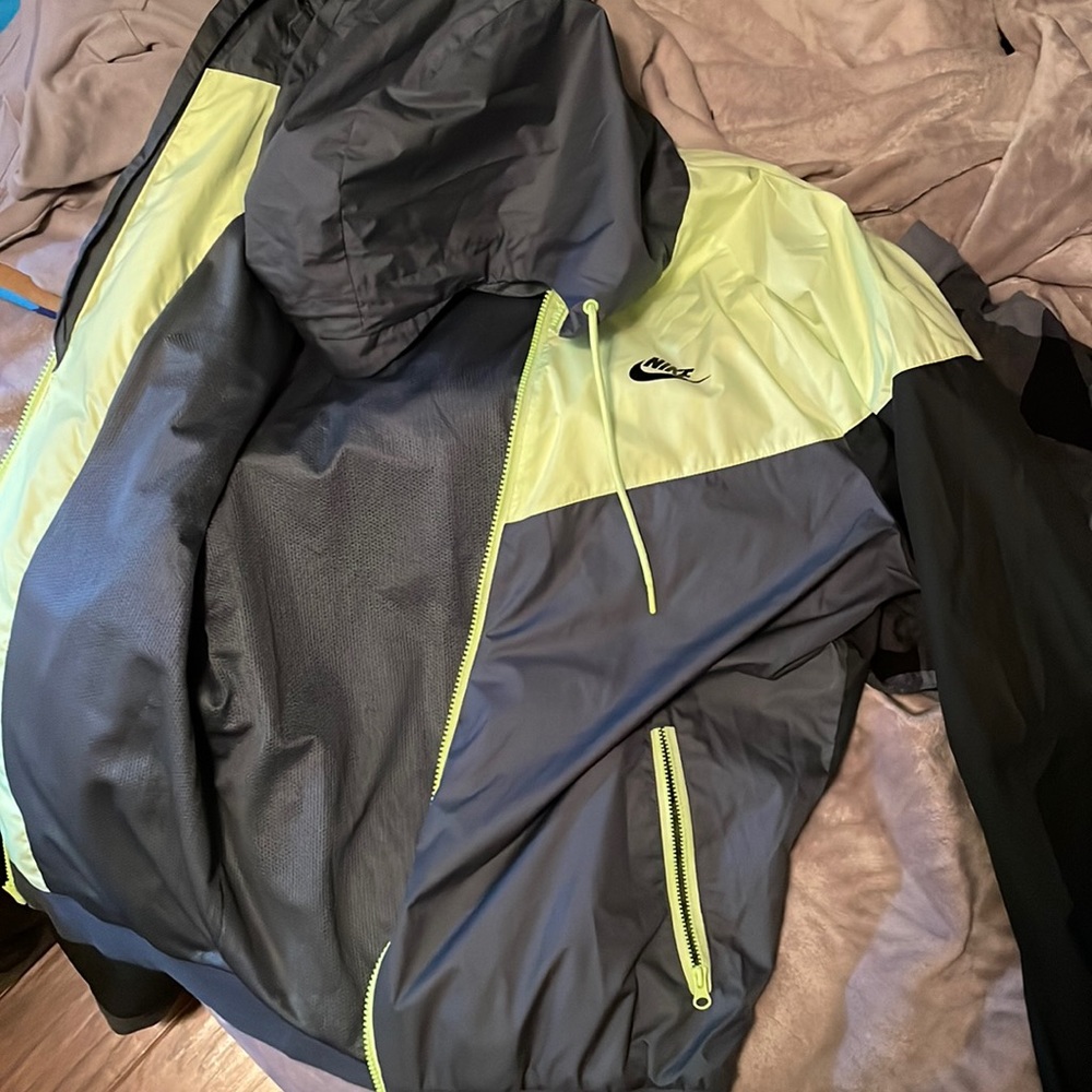 Large Nike windbreaker